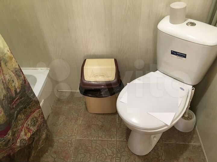 Комната 25 м² в 5-к., 1/2 эт.