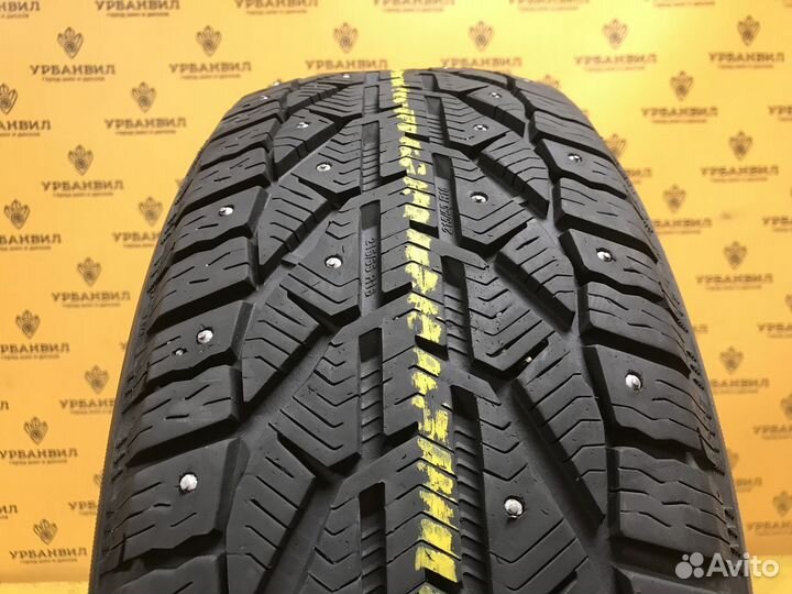 Tigar Ice 215/55 R16 97T