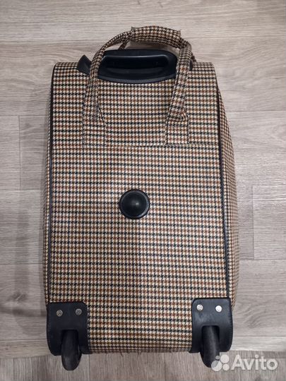 Чемодан дорожный на колесах бу