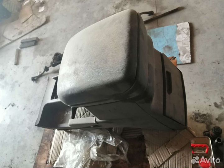 Панель центральная, тунельный короб Мазда CX7