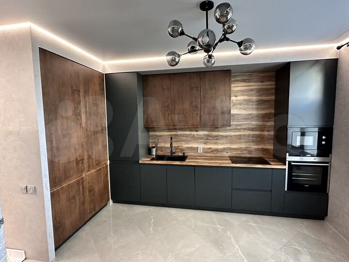 3-к. квартира, 102 м², 1/16 эт.