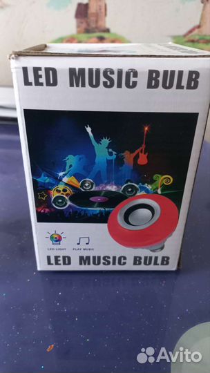 Музыкальная лампочка цветная