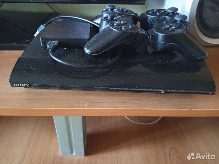 Продам PS3 прошитая, 2 джойстика