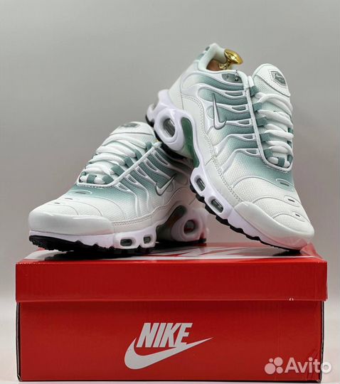 Кроссовки женские Nike Air Max Tn Plus