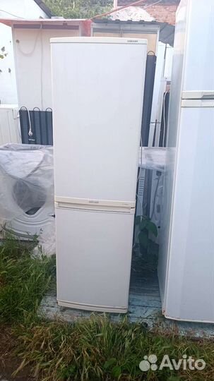 Холодильник 2х камерный 