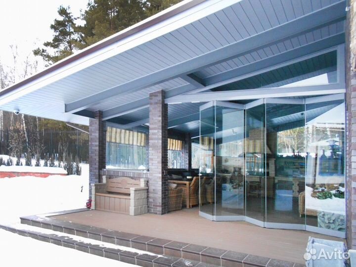 Раздвижное безрамное остекление гармошка