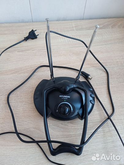 Антенна комнатная для цифрового тв