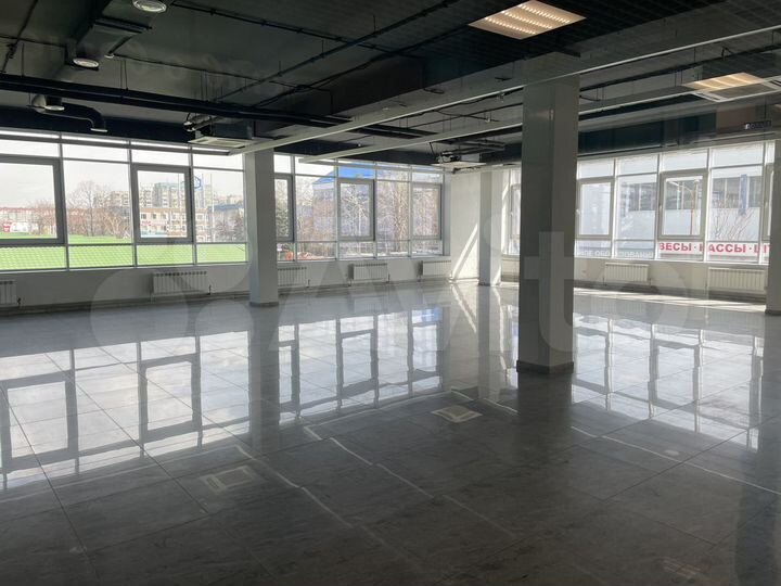 Торговое помещение, 72 м² + склад 36м2