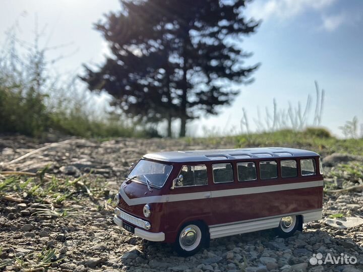 Автолегенды СССР deagostini Раф 977д