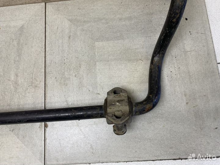 Стабилизатор передний