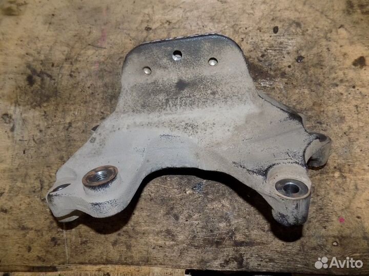 Кронштейн двигателя правый Gentra II 2013-2015