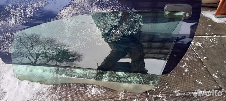 Стекло передней левой двери, гольф - 5 +