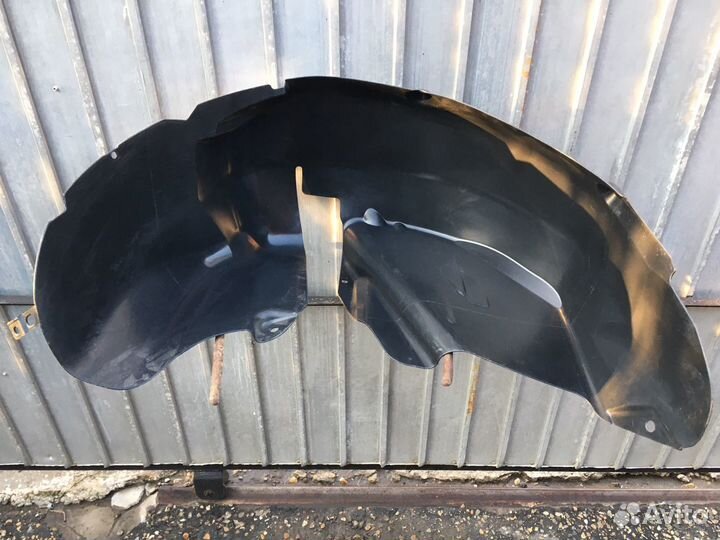 Пoдкpылoк задний правый Ниссaн Нoут Е11/06-13г/767