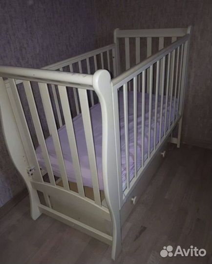 Кроватка с матрасом