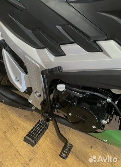 Мопед 125 кубов storm cross (по док. 49,9 сс)