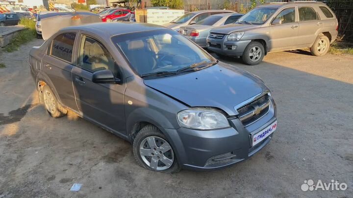 Накладка стекла заднего правого Chevrolet Aveo (T2