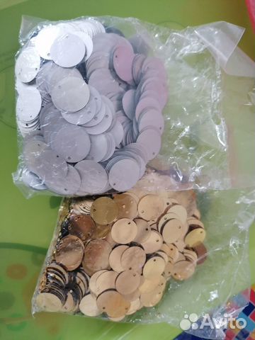 Ленты, бусины, пайетки