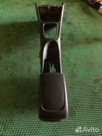 Подлокотник Nissan Almera N16 QG15DE 2005