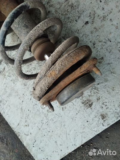 Передняя левая стойка Лансер 9 в сборе