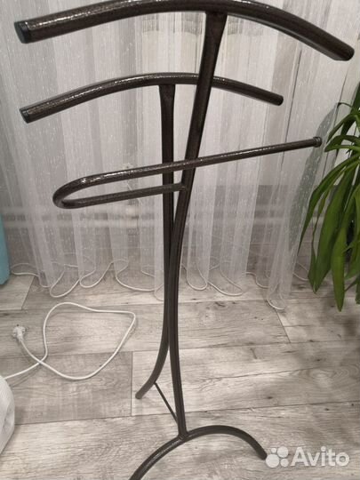 Вешалка для одежды напольная