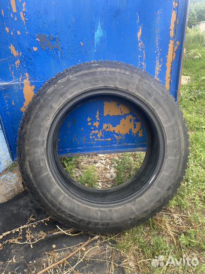 Bridgestone Blizzak Spike-01 225/65 R17