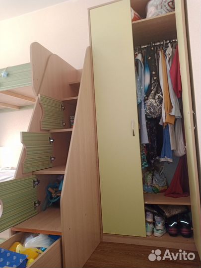 Кровать двухъярусная со шкафами