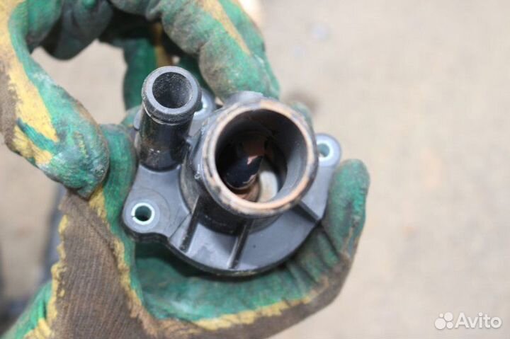 Корпус термостата Ford Focus 2 2.0L