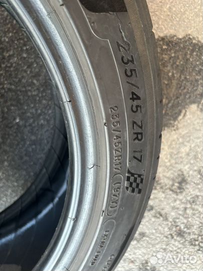 Michelin Pilot Sport 4 235/45 R17