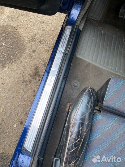 Накладки порогов внутренние BMW E30