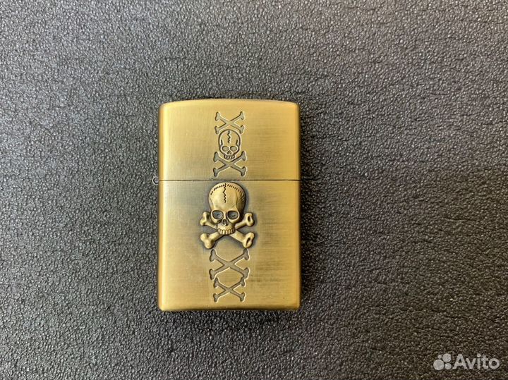 Зажигалка бензиновая