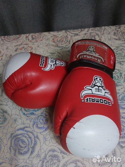 Боксерские перчатки 10 oz