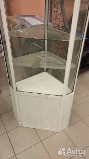 Шкаф витрина бу