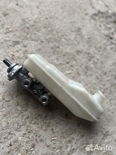 Главный тормозной цилиндр hyundai H1