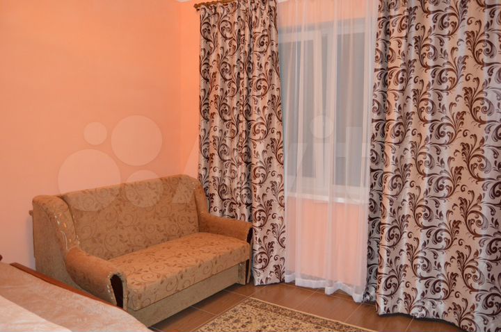 Комната 20 м² в 8-к., 2/2 эт.