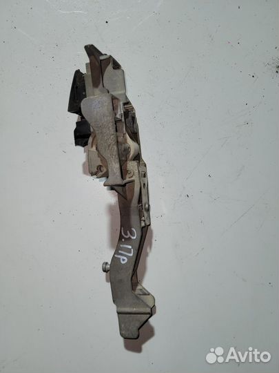 Кронштейн ручки задней правой Peugeot 3008