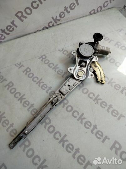 Стеклоподъемник задний правый Nissan Fuga 2006