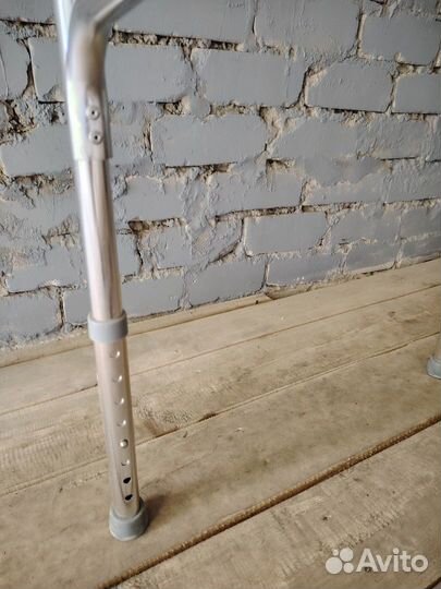 Ходунки шагающие с колёсами