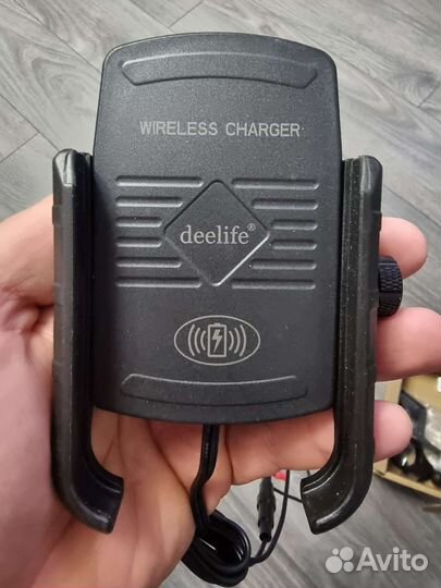 Держатель для телефона с беспроводной зарядкой