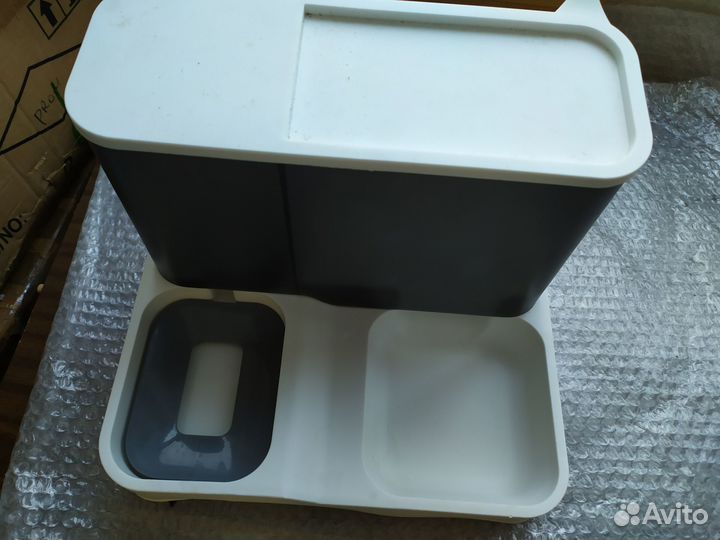 Автоматическая поилка кормушка для кошки