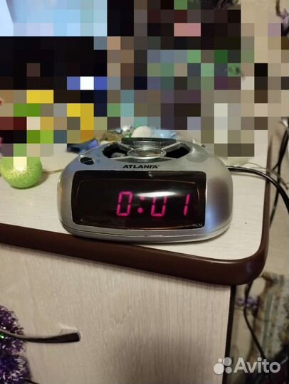 Часы электронные настольные