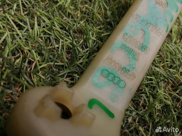 Крепление фары заднее левое Audi A6 C6