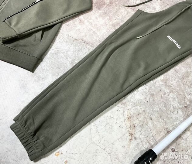 Спортивные костюмы Balenciaga