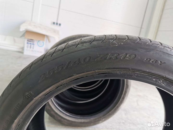 Pirelli P Zero 255/40 R19
