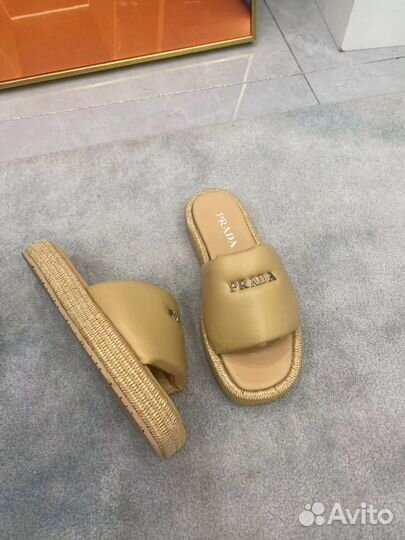 Женские шлепки Prada