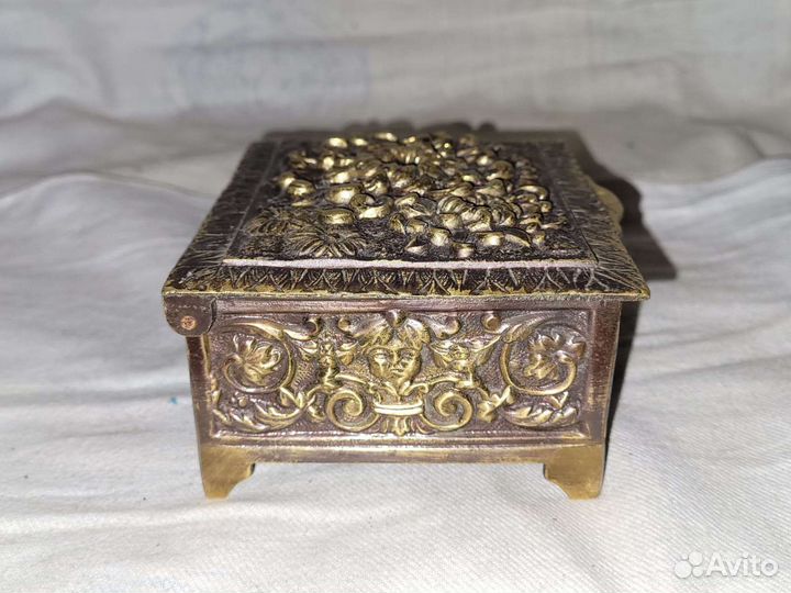 Антикварная Шкатулка