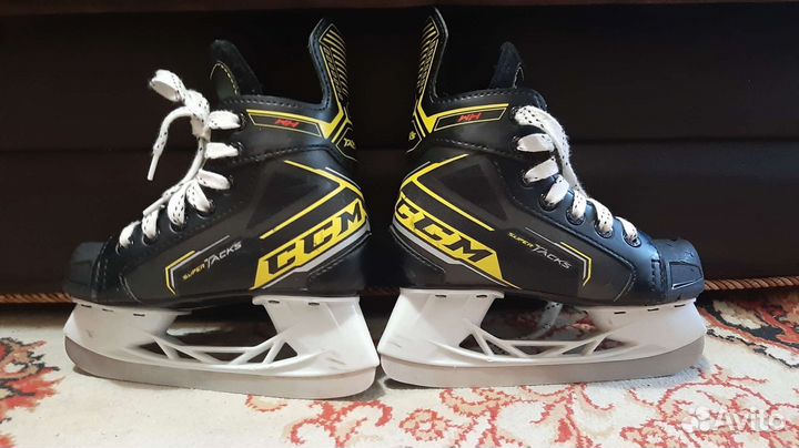 Проффесиональные детские коньки CCM хоккейные