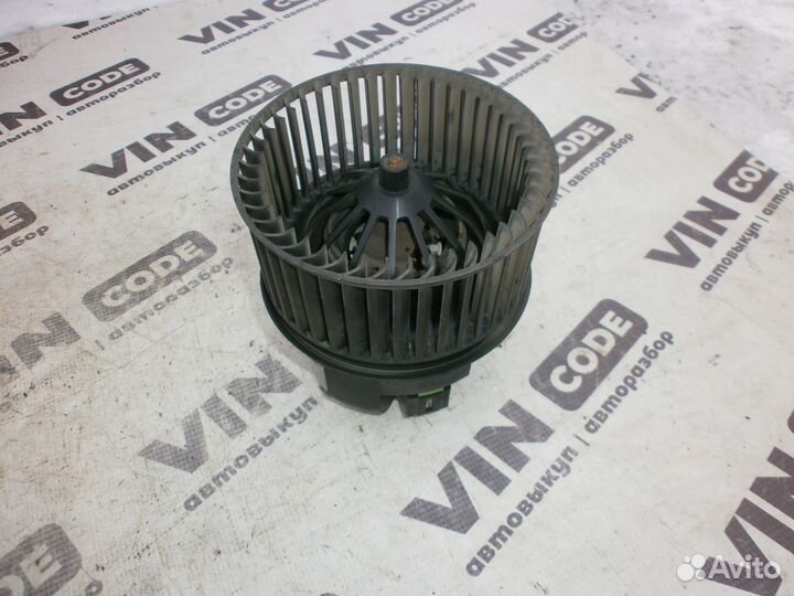 Моторчик отопителя Ford Focus 3