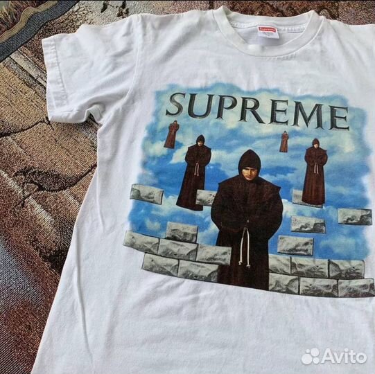 Футболка supreme