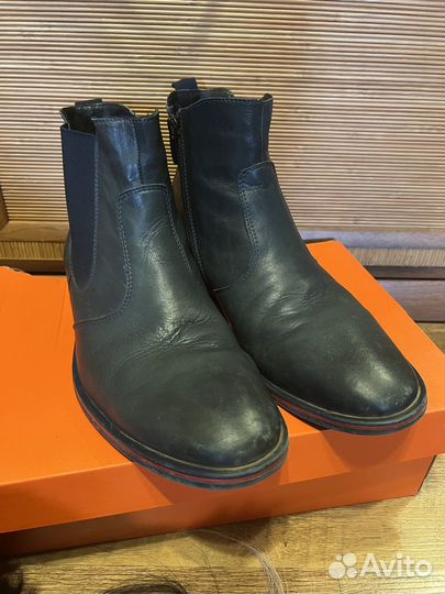 Ботинки зимние и кроссовки адидас