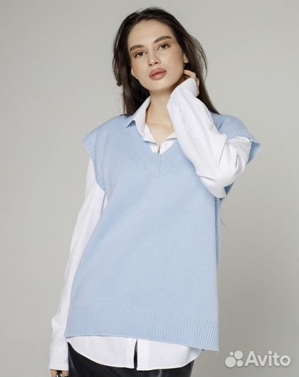 Жилет вязанный